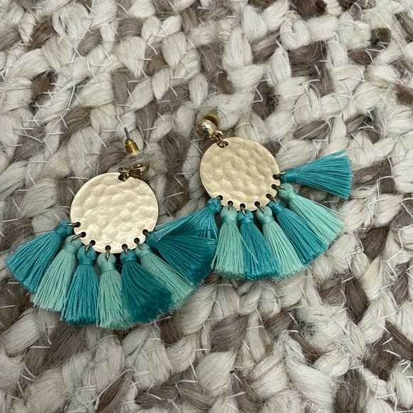 🆕Pinklily earrings - Picture 2 of 2